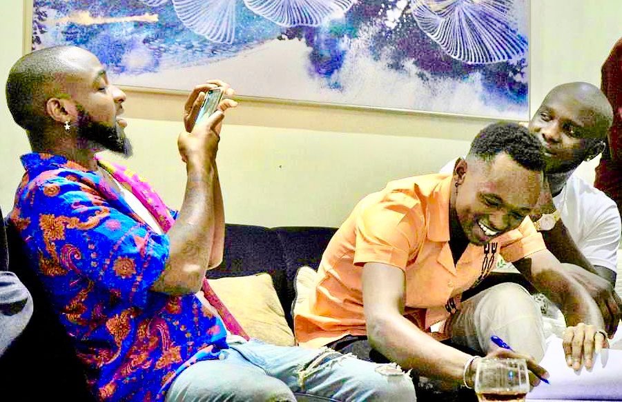 davido-signs-ayanfe-to-dmw-records2.jpg